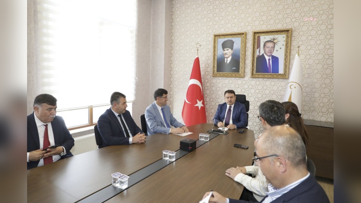 Kütahya'da sahipsiz hayvanlar için toplantı: Yaşam koşullarının iyileştirilmesi ele alındı