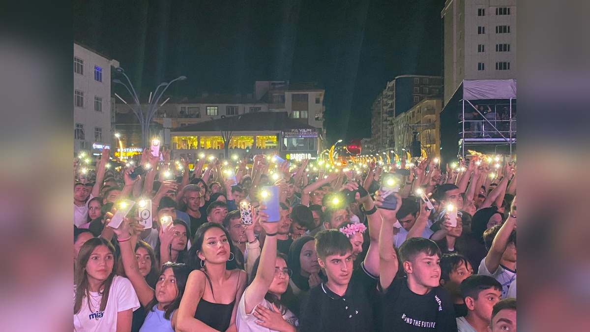 Sorgun'da SORFEST başladı: Eypio ve Gülden konserleriyle binlerce kişi buluştu