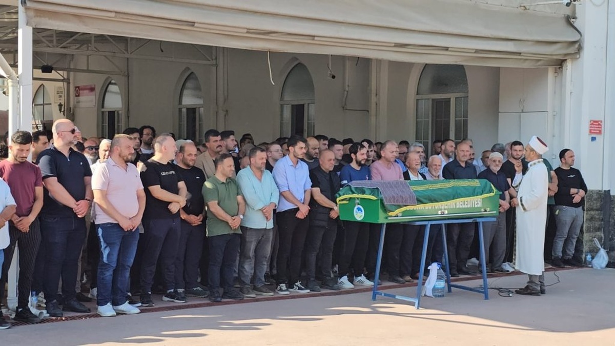 Sapanca'da kaza kurbanı Mehmet Emin Yıldız son yolculuğuna uğurlandı