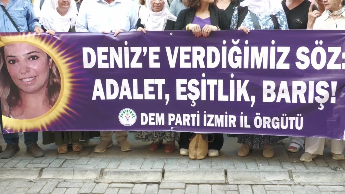 İzmir'de Deniz Poyraz Anması: 'Saldırı Siyasi Bir Suikasttı'