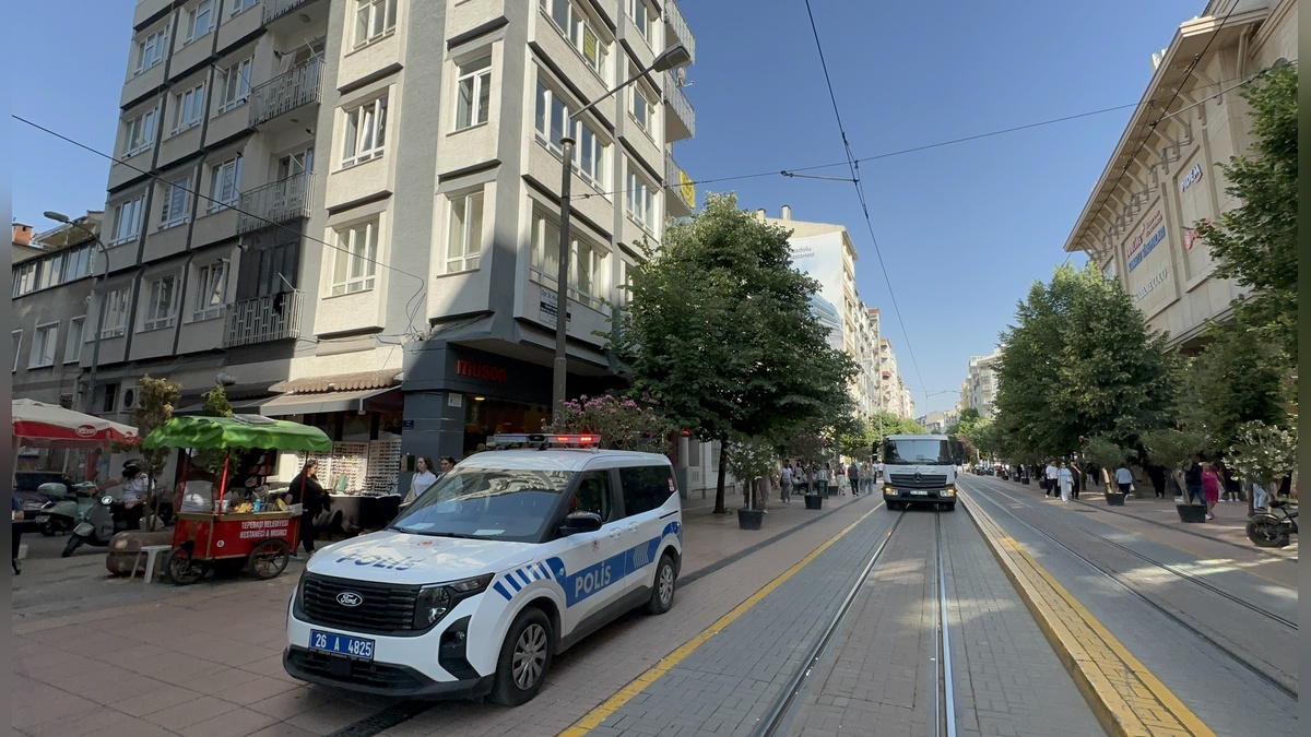 Eskişehir'de emekli doktor ölü bulundu: Ölüm nedeni araştırılıyor