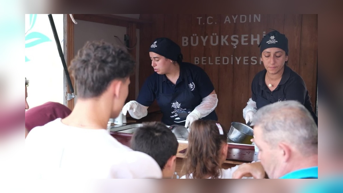 Aydın'da belediye limonata dağıtımı: Vatandaşlardan teşekkür yağmuru