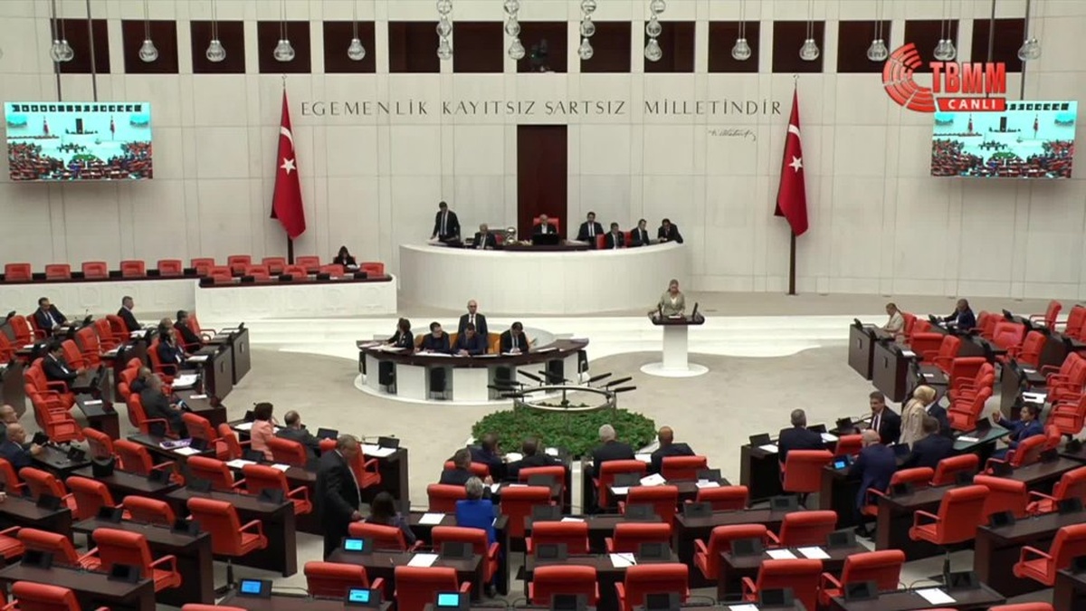 CHP'li Ösen: Şimşek, şirketleri batıran Bakan olarak tarihe geçecek