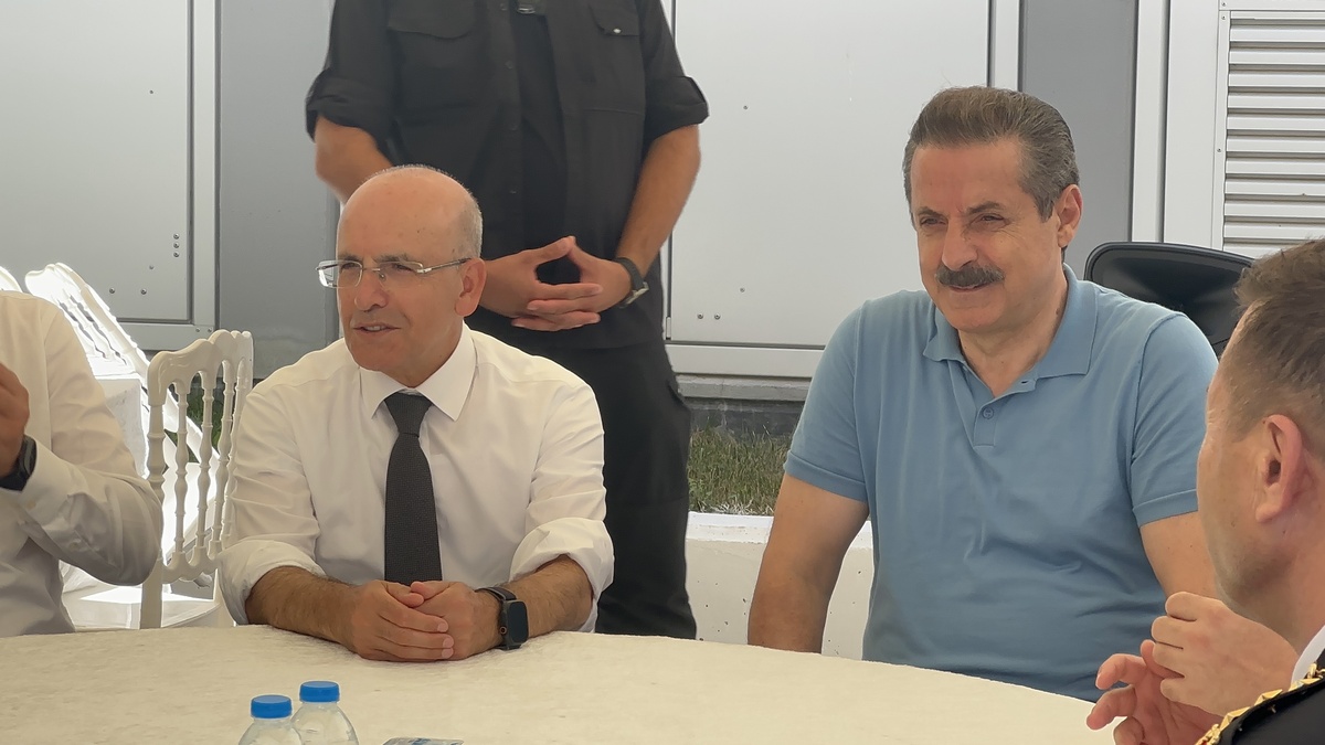 Mehmet Şimşek, ağabeyi Nazmi Şimşek için taziyeleri kabul etti