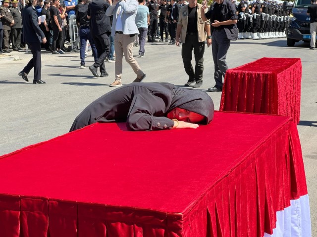İzmir’de şehit düşen polislere son görev
