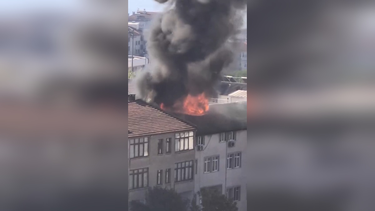 İzmit'te apartman yangını: 2 kişi kurtarıldı