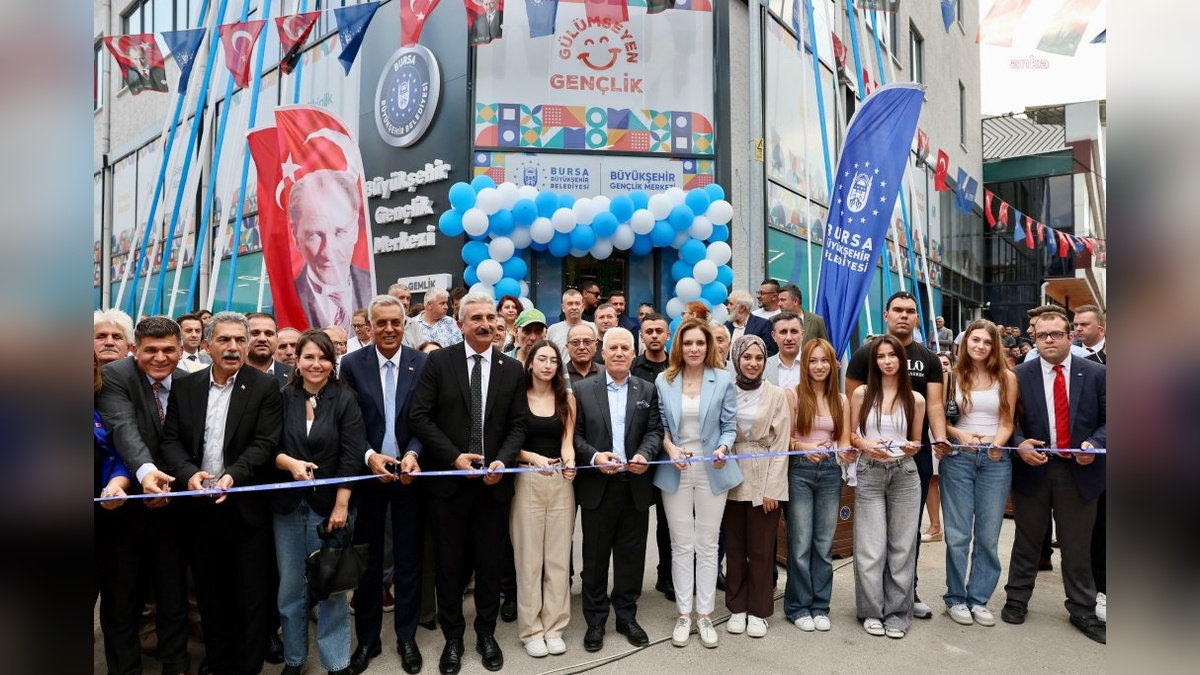 Gemlik Gençlik Merkezi hizmete açıldı: Başkan Bozbey, yeni merkezlerin de yakında açılacağını duyurdu