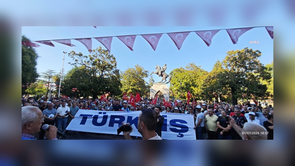 Samsun'da Türk-İş'ten TİS protestosu: 'Emeğimizi yok sayanlara karşı sokaklardayız'