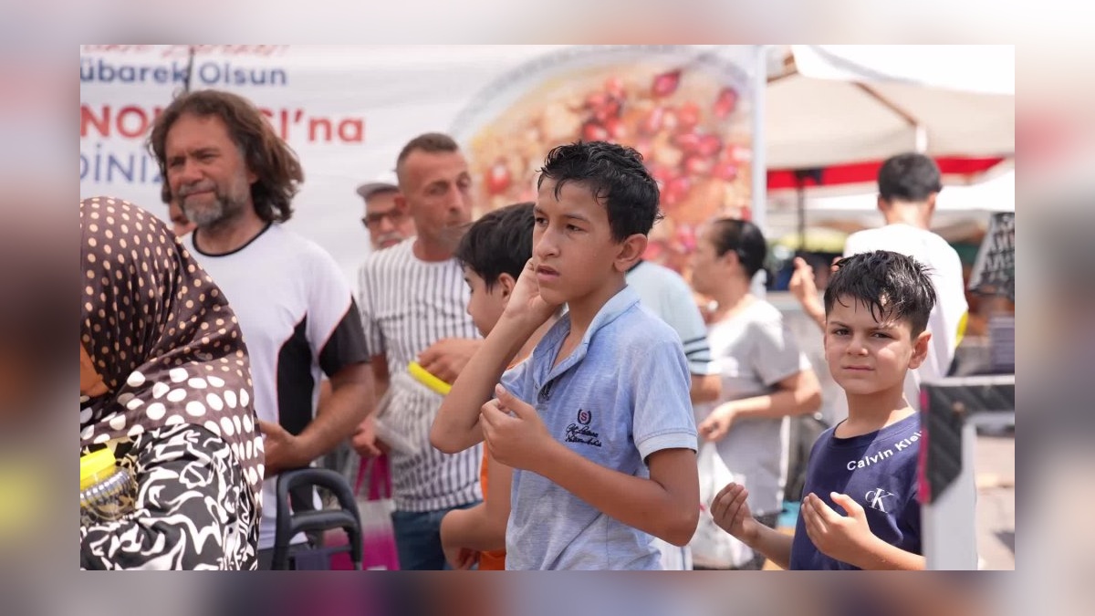 Manisa'da çölyak hastaları için glütensiz aşure dağıtımı