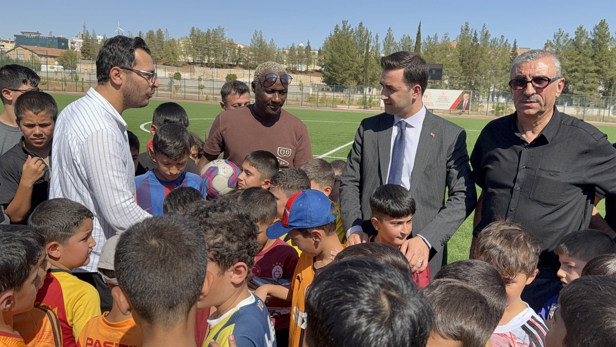 İbrahim Yattara, Midyat'ta çocuklarla buluştu