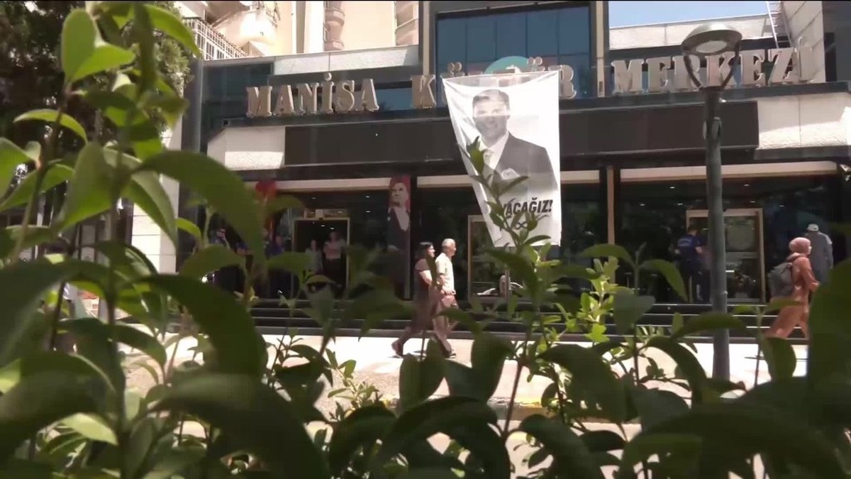 Manisa Büyükşehir Belediyesi'nin yeni başkanı Besim Dutlulu seçildi