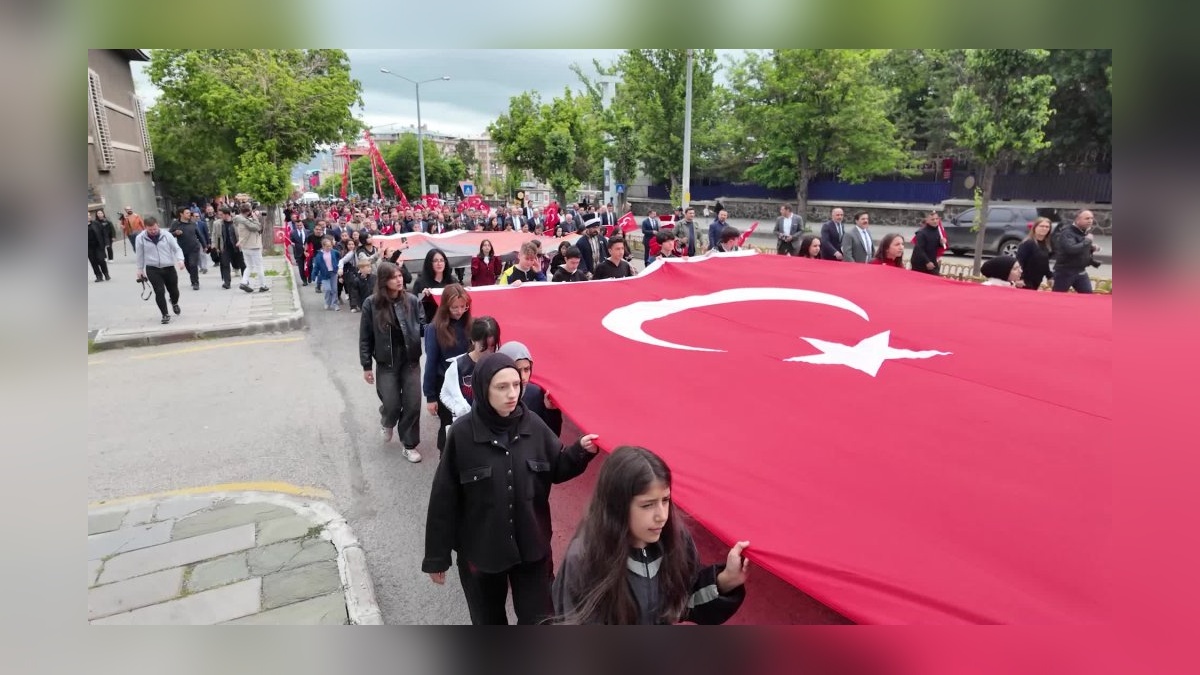 Erzurum'da Atatürk'ün gelişinin 106. yılı kutlandı: Birlik ve beraberlik vurgusu