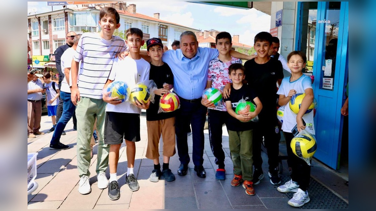 Keçiören Belediye Başkanı Özarslan: Sanatoryum Caddesi'nde esnaf ve vatandaşlarla buluştu