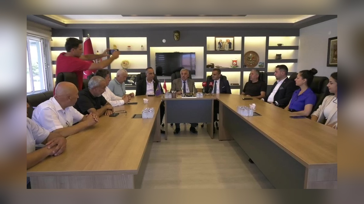 Barış Karadeniz Çorum'da esnafı dinledi: 'Esnafın dayanacak gücü kalmadı'