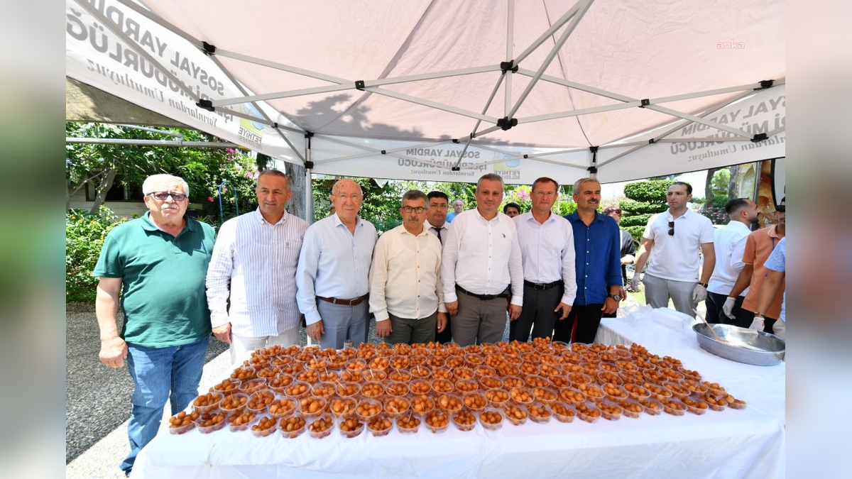 Fethiye'de Ferdi Zeyrek anısına lokma hayrı