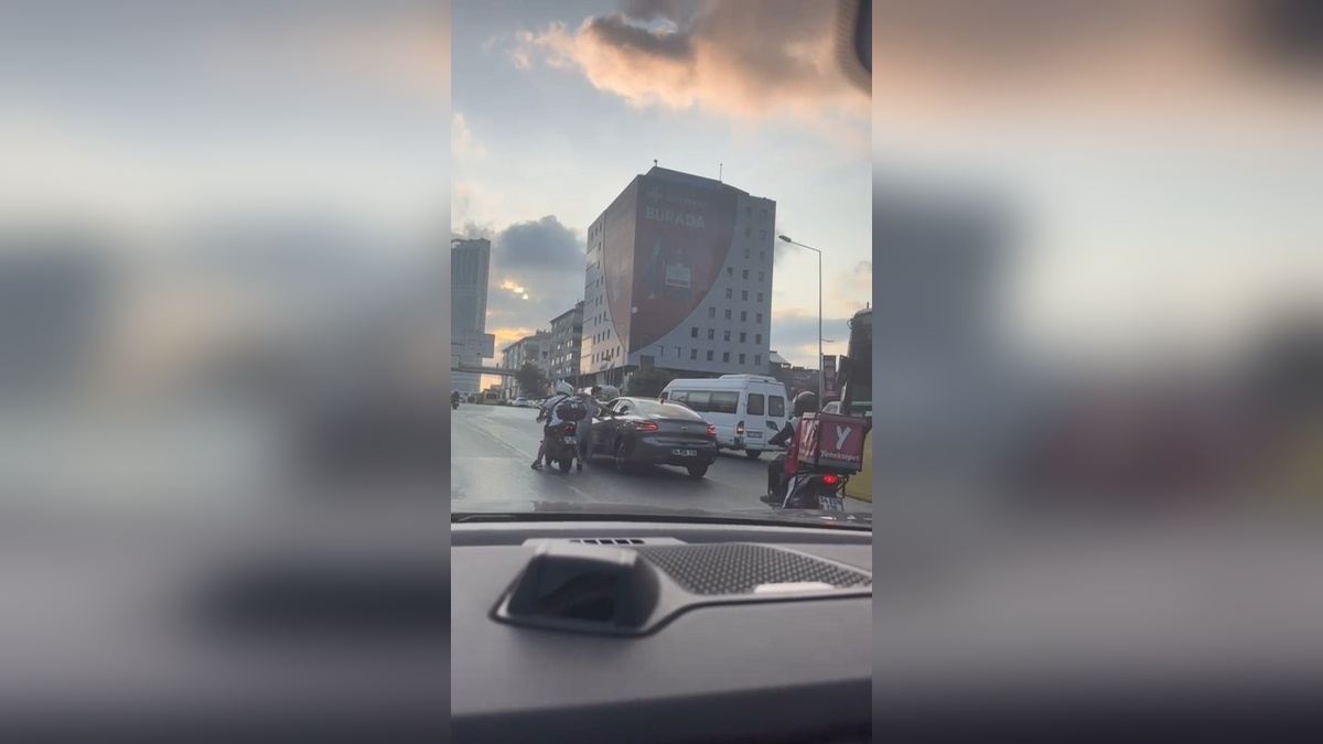 Mecidiyeköy'de trafik kavgası: Sürücüye yumruklu saldırı