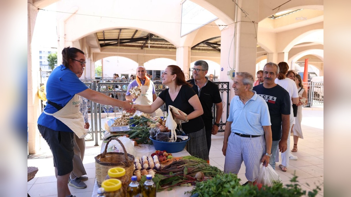 Çeşme'de Tarladan Sofraya Pazarı açıldı