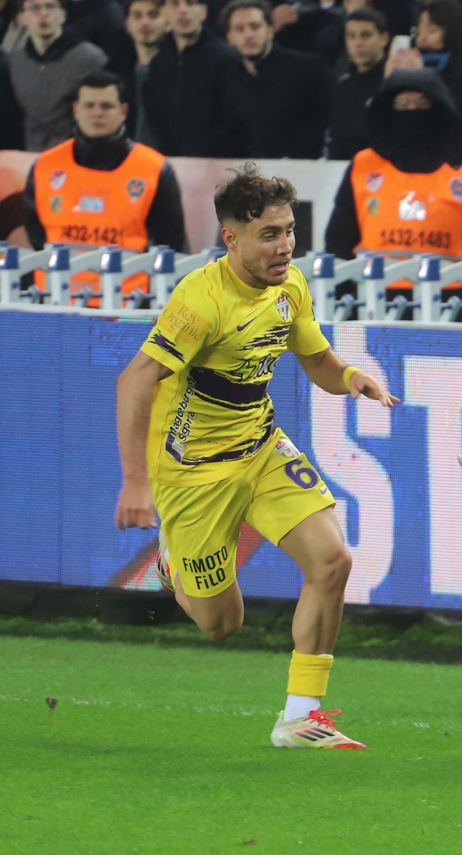 Emre Mor-2