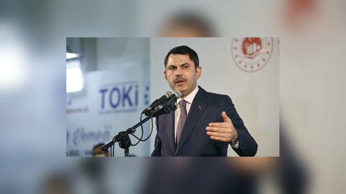 Murat Kurum: Sındırgı'daki deprem sonrası 615 bağımsız bölüm ağır hasarlı veya yıkık