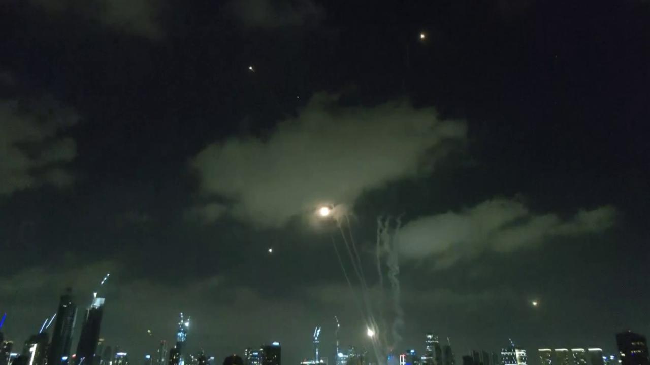 tel-aviv-reu-2371988.jpg