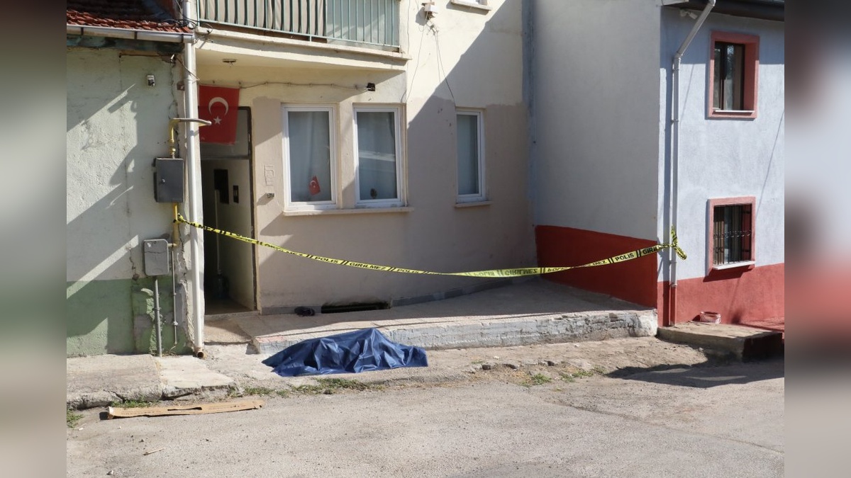 Eskişehir'de 69 yaşındaki Şükrü Akkaya ölü bulundu