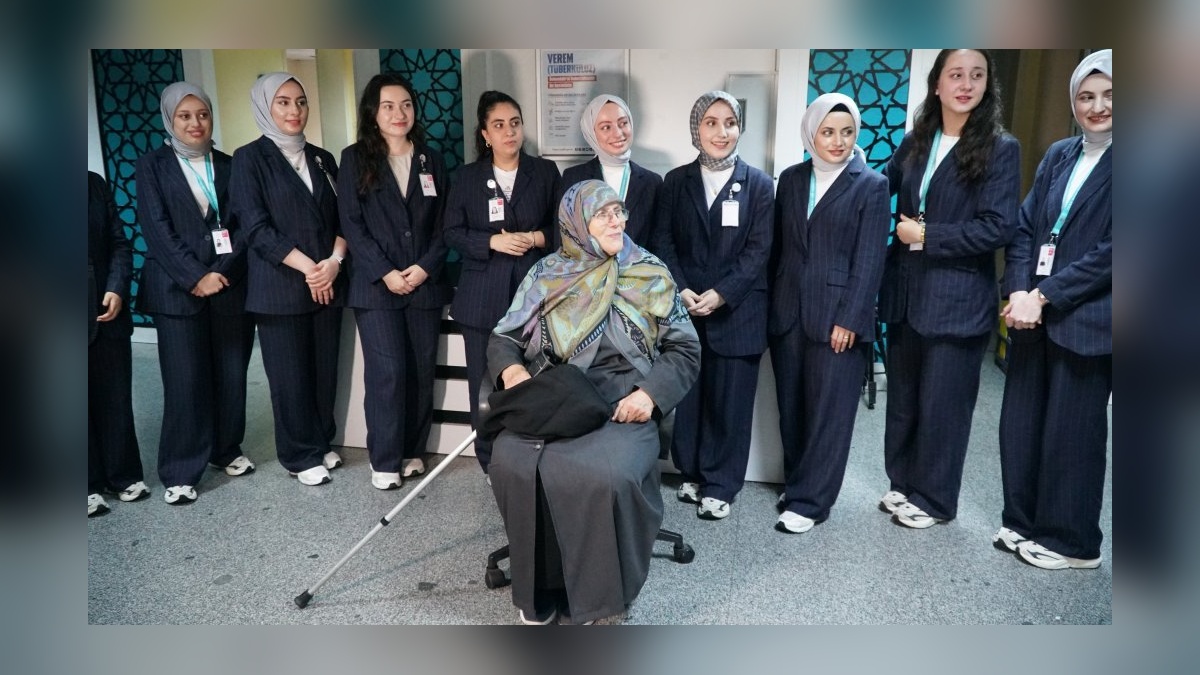 Rize'de yaşlı kadına gösterilen ilgi: 'İlaç içmeden iyileştim'