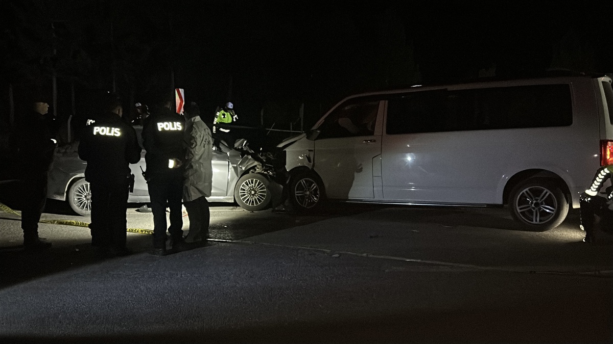 Sivas'ta trafik kazası: 1 ölü, 8 yaralı