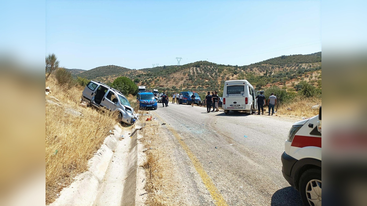 Aydın'da incir işçilerini taşıyan minibüs kazası: 8 yaralı
