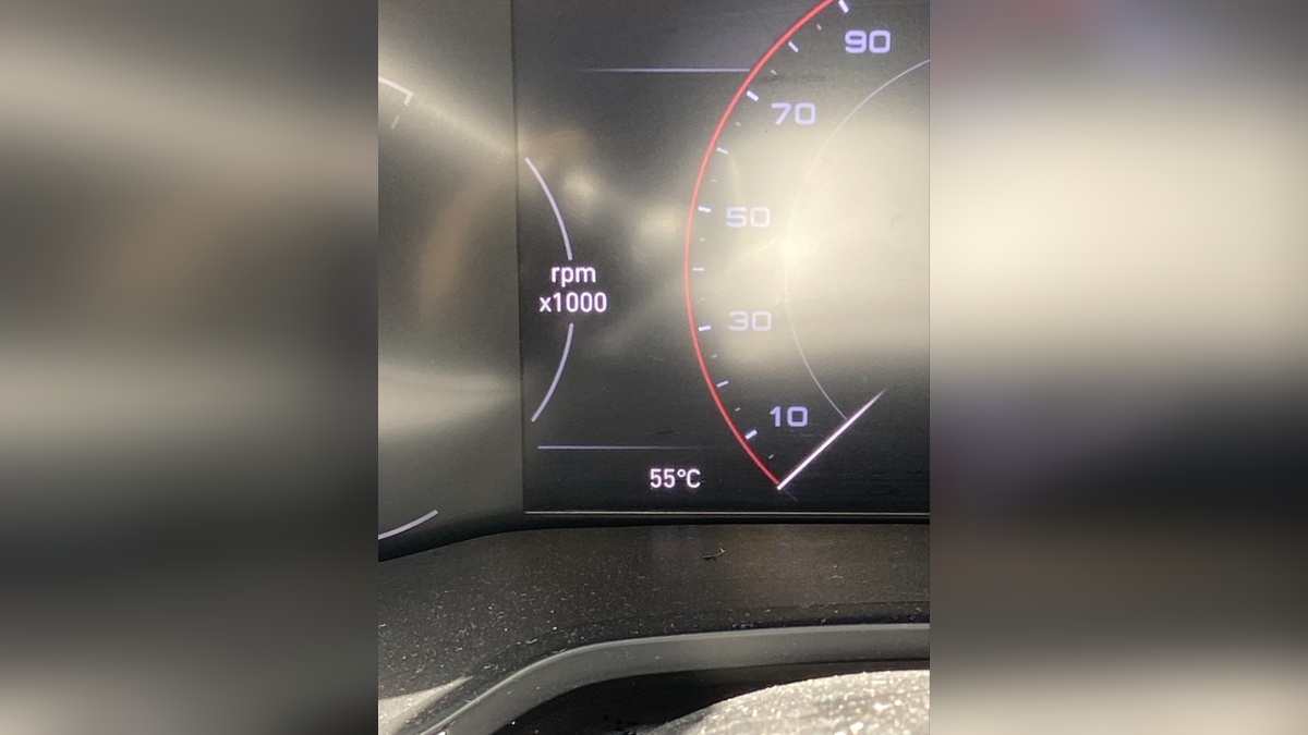 Adana'da sıcaklık 45 dereceyi aştı: Vatandaşlar parklarda serinlemeye çalıştı