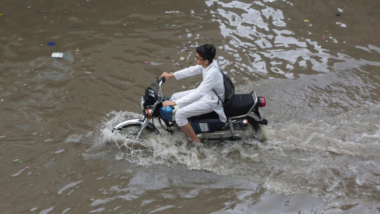 pakistan-sel-reu-2378781.jpg