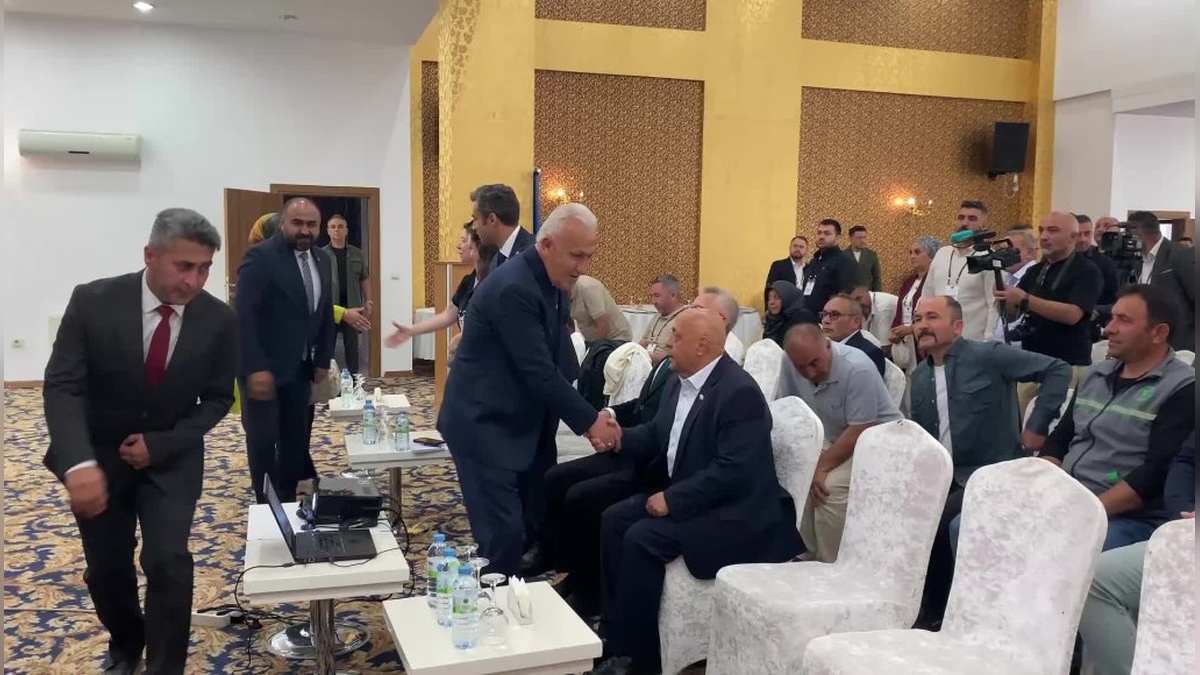 Yozgat'ta ev işçileri eğitimi: HAK-İŞ Genel Başkanı Arslan'dan önemli açıklamalar