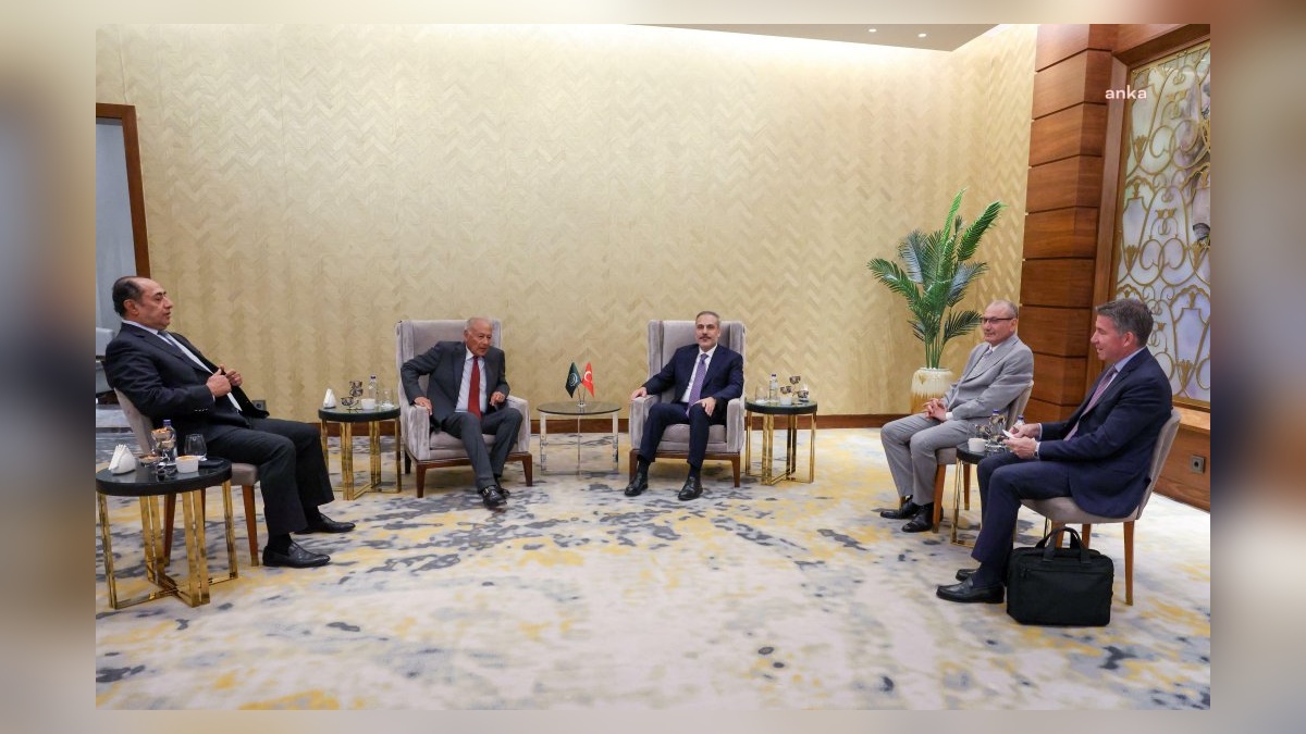 Hakan Fidan, Mısır'da Ahmed Aboul Gheit ile görüştü