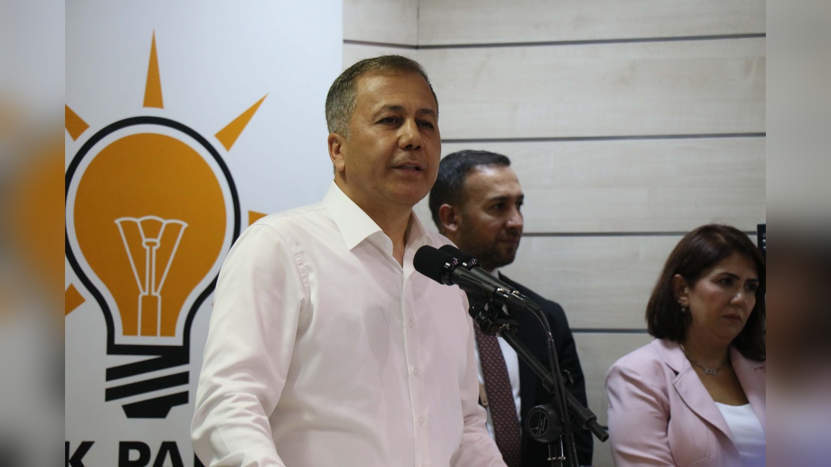 Yerlikaya, Denizli'de güvenlik değerlendirmesi yaptı: 'Terörsüz Türkiye' hedefimiz yolunda tarihi bir adım