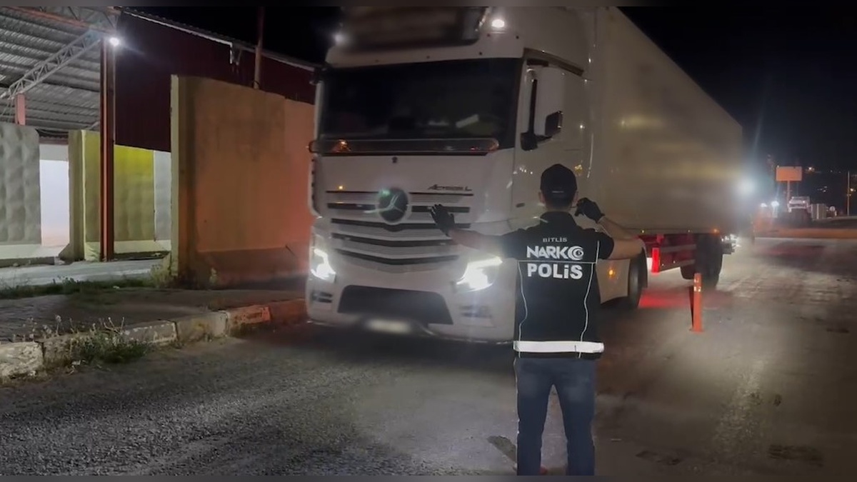 Tatvan'da 6 kilo skunk ele geçirildi: 1 şüpheli tutuklandı
