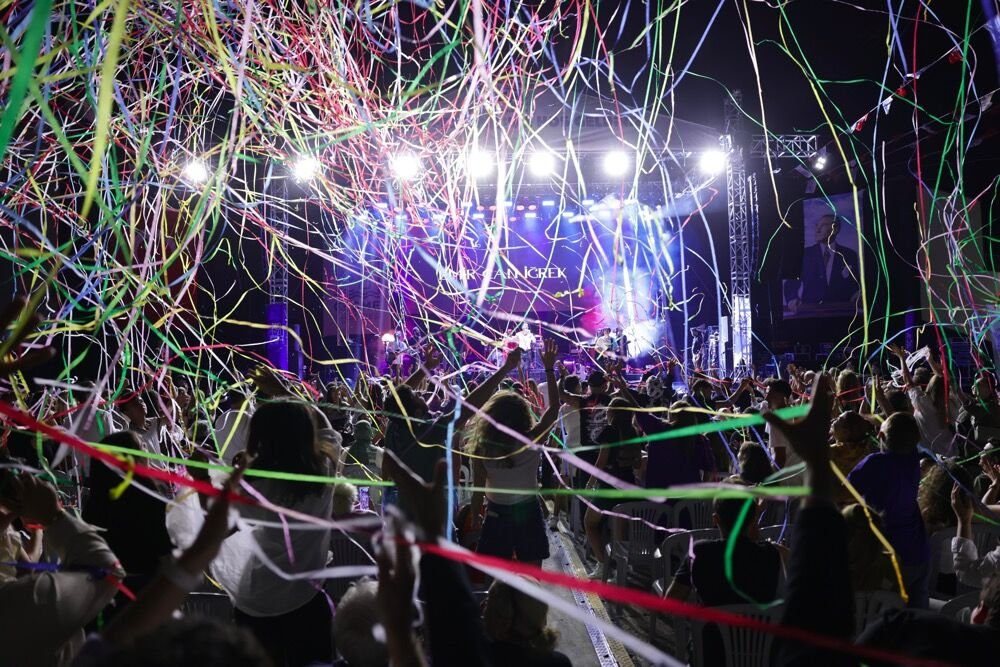 Festival Coskusu Cesmeyi Sardi (4)