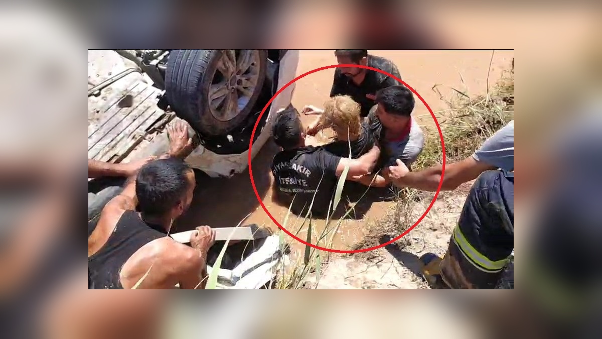 Diyarbakır'da kaza: Sürücü sulama kanalında sıkıştı