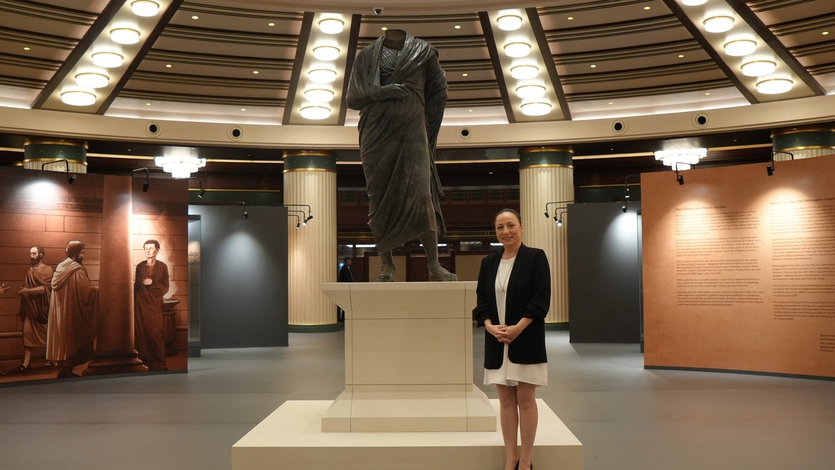 Ankara'da 570 Eserin Sergilendiği 'Geleceğe Miras' Sergisi Açıldı