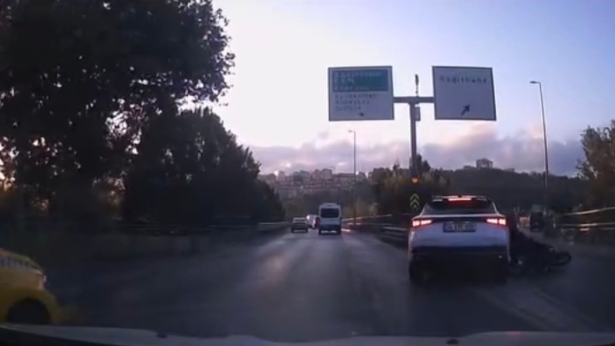 Kağıthane'de kaza: Cip, motosiklete çarptı, 2 yaralı