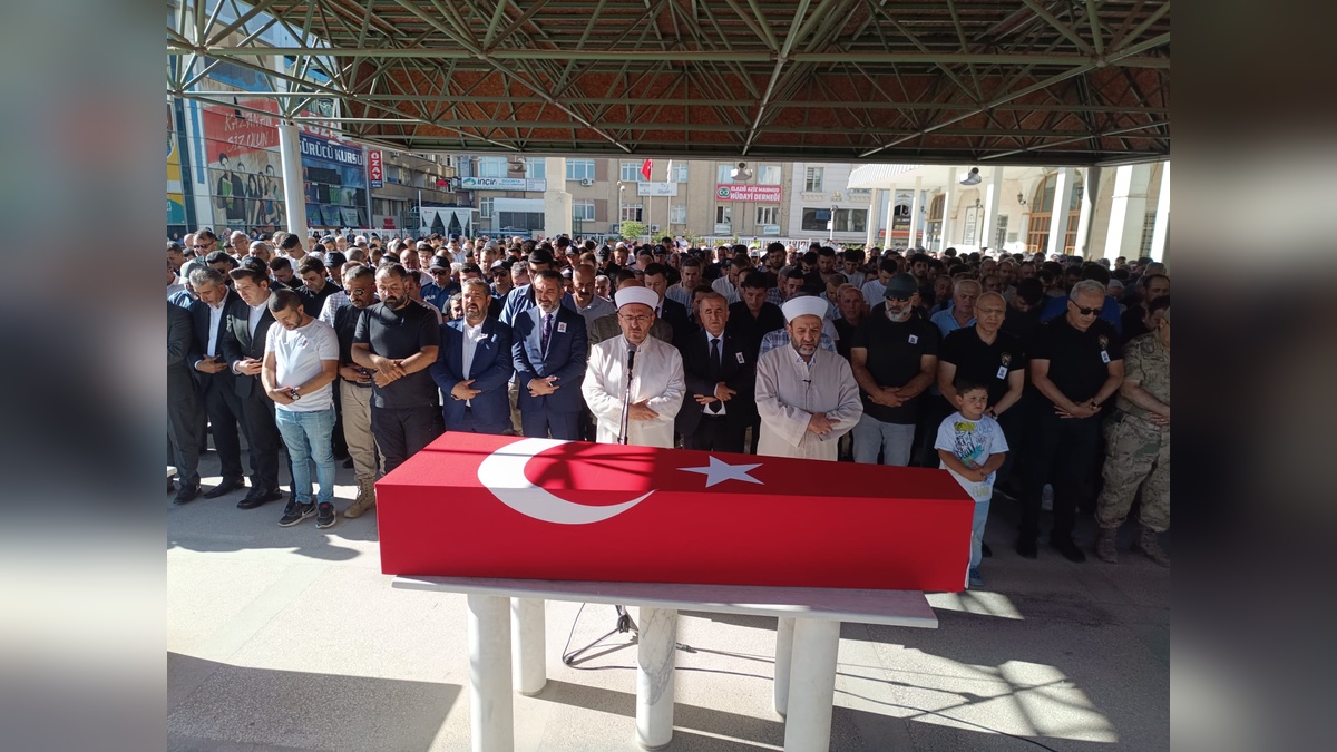Polis memuru Bilal Çam son yolculuğuna uğurlandı