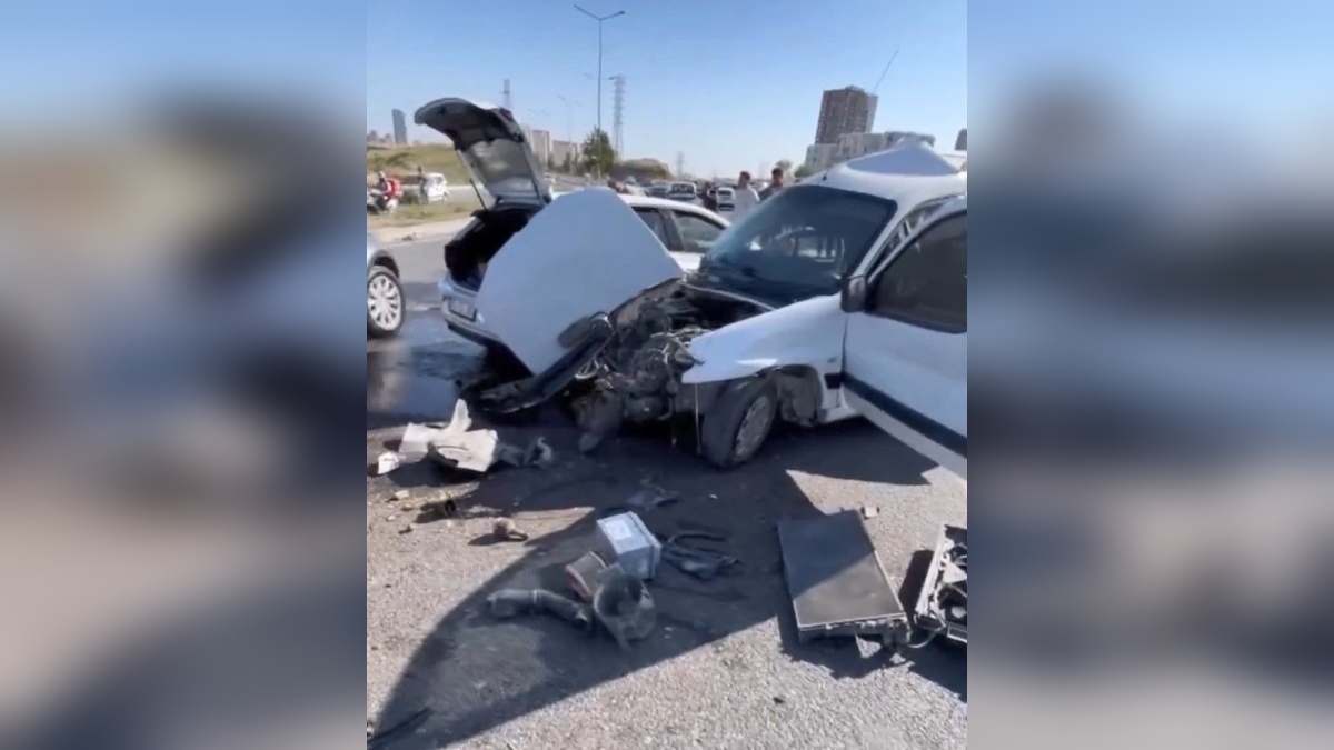 Başakşehir'de trafik kazası: 2 yaralı