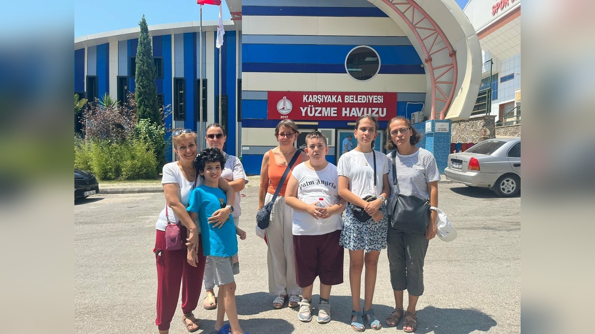 İzmir Karşıyaka'da otizmli çocukların yüzme dersleri iptal edildi