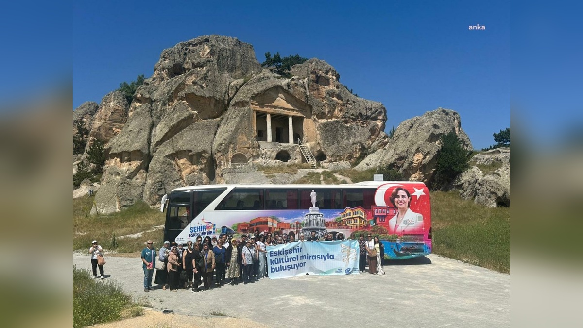 Eskişehir Büyükşehir Belediyesi: Hacıseyit Mahallesi kadınları Frig Vadileri'ni gezdi