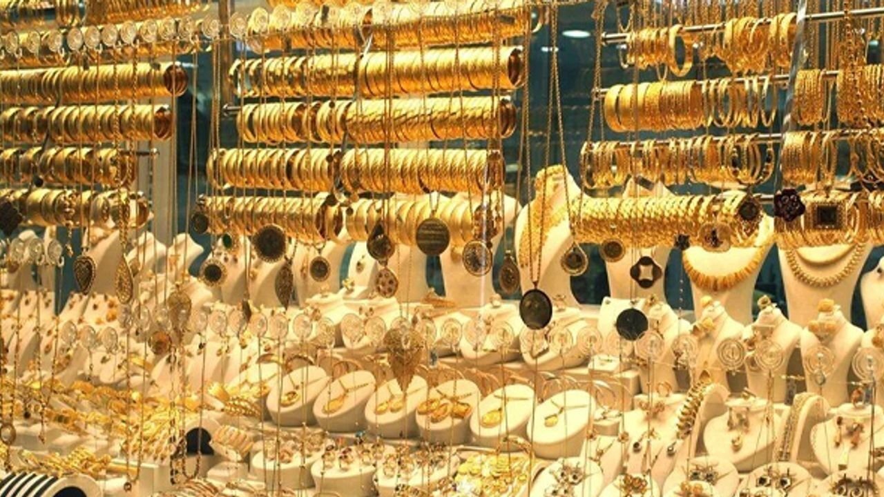Altın Düşüyor Mu