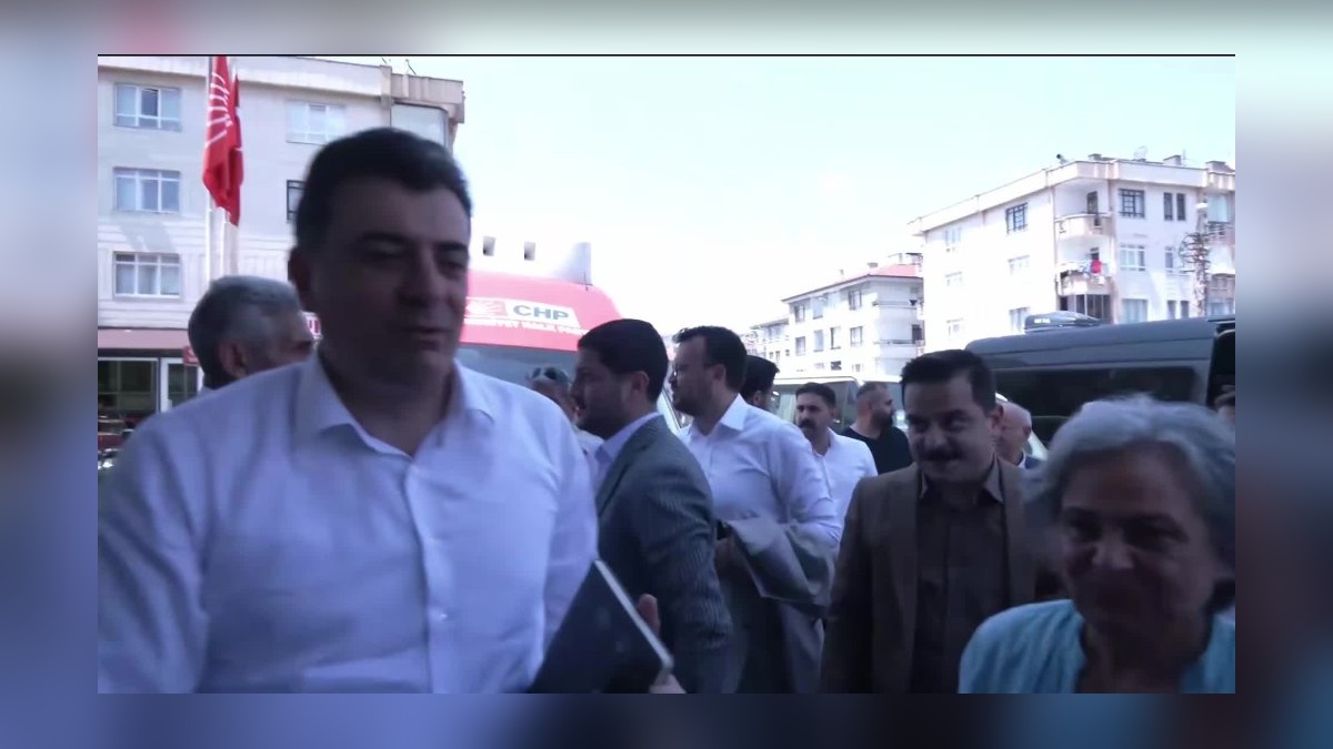 CHP'liler Ankara'da esnafı ziyaret etti: 'Elma 100 lira oldu, mezarda emekli olacağız'