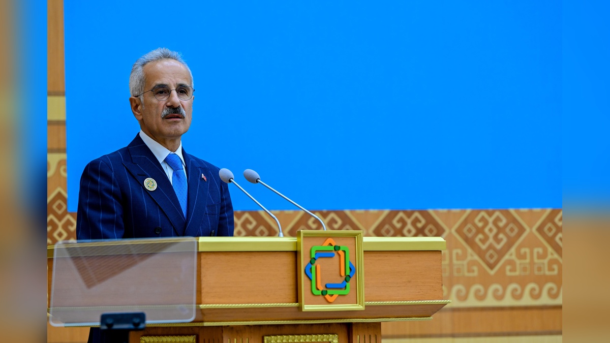 Uraloğlu: Gelişmiş altyapımız, küresel bağlantısallığa stratejik merkez kazandırıyor